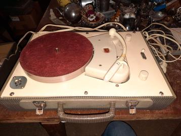 Vintage Philips Platenspeler beschikbaar voor biedingen