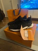 Lv Runner tatic sneaker zo goed als nieuw maat 100, Ophalen of Verzenden, Zo goed als nieuw, Schoenen