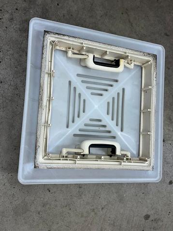 MPK dakluik 40x40cm in nette staat en compleet. beschikbaar voor biedingen