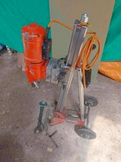 WEKA DK-22 3-snelheden diamantboormachine incl statief, Doe-het-zelf en Verbouw, Gereedschap | Boormachines, Zo goed als nieuw