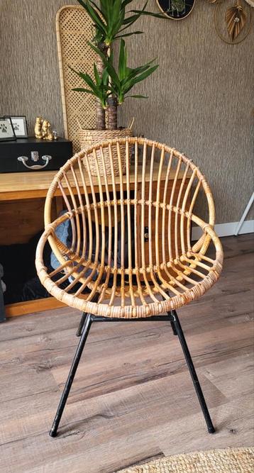 Vintage rotan kuipstoel – met “Puur Rotan” label beschikbaar voor biedingen