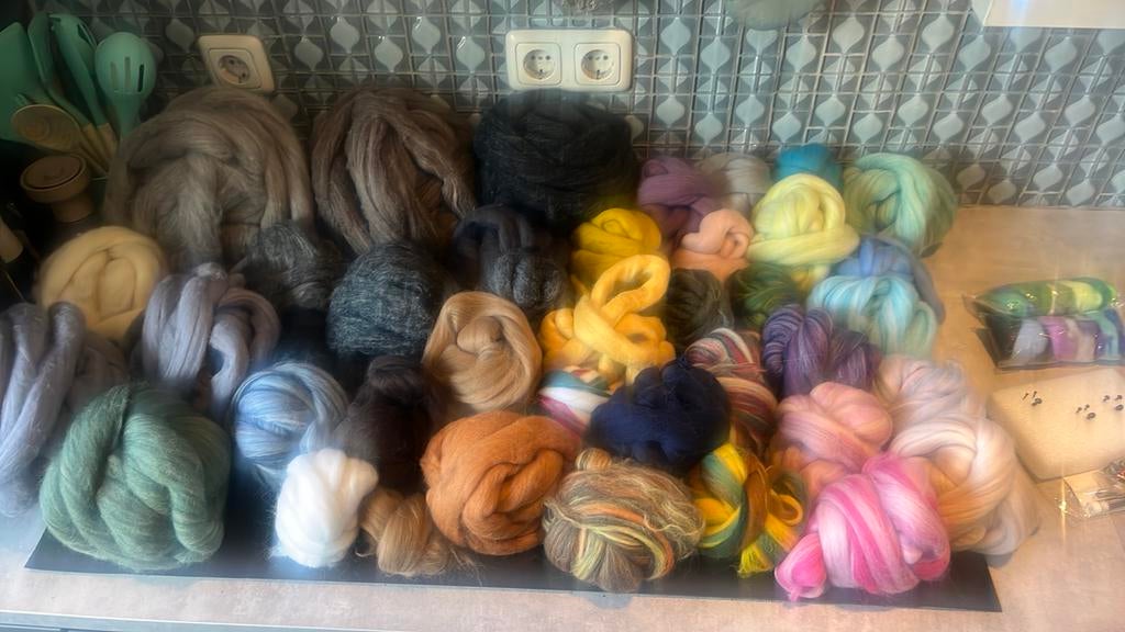 Lontwol pakket voor natvilten of prikvilten., Ophalen of Verzenden, Nieuw, Los Vilt