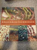 Kralenrijktechnieken Boek, Hobby en Vrije tijd, Kralen en Sieraden maken, Ophalen of Verzenden