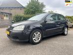 Volkswagen Golf 1.6 FSI inruilkoopje bak en motor goed! Lees, Voorwielaandrijving, Gebruikt, 4 cilinders, Zwart