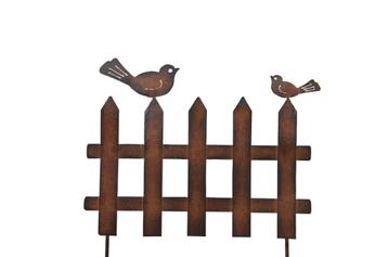 TUIN HEKJE MET VOGELTJES OP STEKERS beschikbaar voor biedingen