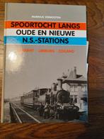 Spoorwegen langs oude en nieuwe N.S. stations, Boeken, Vervoer en Transport, Ophalen of Verzenden, Zo goed als nieuw, Marinus Vermooten