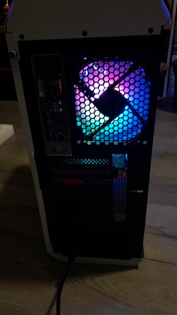 Z.G.A.N. PC/Computer, Computers en Software, Desktop Pc's, Zo goed als nieuw, 4 Ghz of meer, SSD, 16 GB, Met videokaart, Gaming