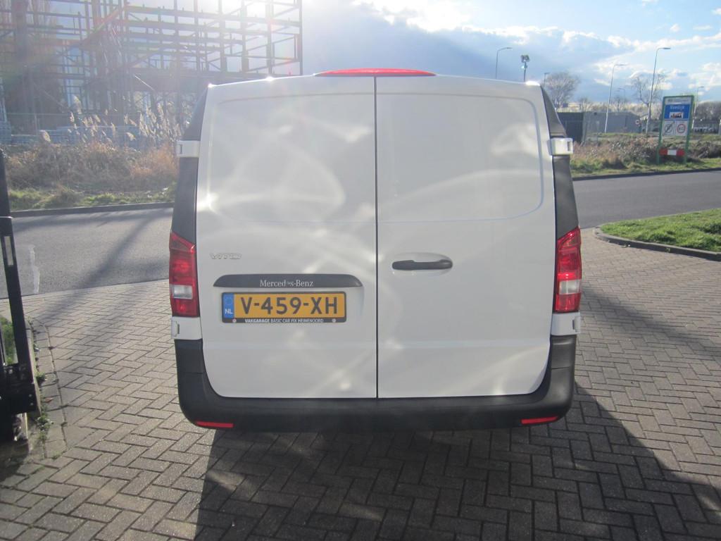 Mercedes-Benz Vito 111 CDI Lang Airco Navi, Auto's, Bestelauto's, Voorwielaandrijving, Gebruikt, 4 cilinders, Wit