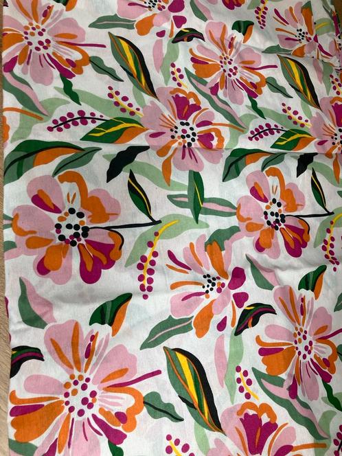 Bloemig Tafelkleed 140x250cm, Huis en Inrichting, Tafelkleden, Nieuw, Rechthoek, Binnen, Buiten, Ophalen
