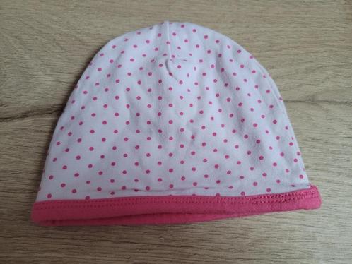 Wit mutsje met roze stippen ~ TH2705, Kinderen en Baby's, Babykleding | Mutsen, Sjaals en Wanten, Zo goed als nieuw, Muts, Meisje