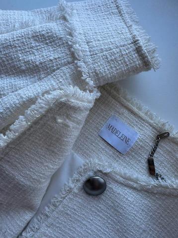 Madelaine tweed jasje beschikbaar voor biedingen