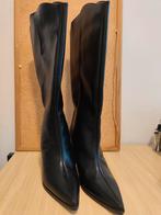 Women's shoes are new., Zwart, Nieuw, Ophalen of Verzenden, Sneakers of Gympen