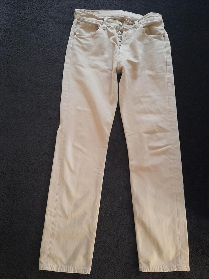 Levi 501 maat 32/32 beige, Kleding | Heren, Broeken en Pantalons, Gedragen, Maat 48/50 (M), Beige, Ophalen of Verzenden