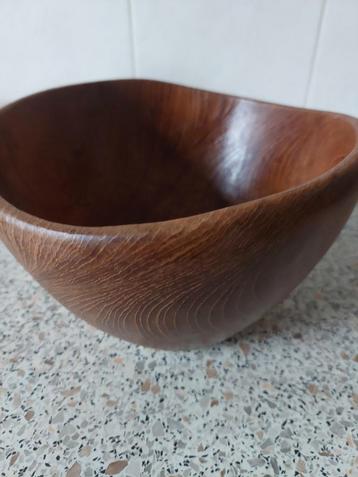 Sla bak van teak beschikbaar voor biedingen