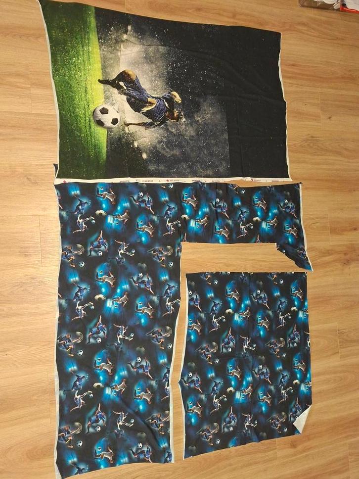 Voetbal Stof Restanten, Hobby en Vrije tijd, Stoffen en Lappen, Gebruikt, Polyester, 30 tot 120 cm, 30 tot 200 cm, Blauw, Ophalen of Verzenden