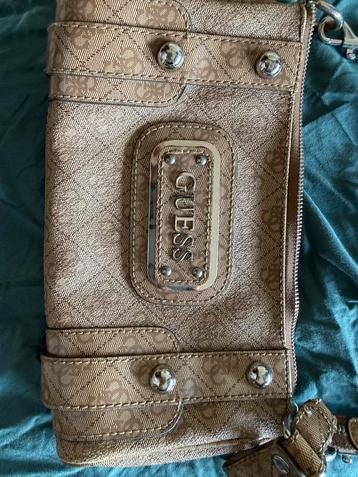 Guess Schoudertas Beige beschikbaar voor biedingen
