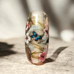 Lampwork kraal met bloemen en vlinders, Hobby en Vrije tijd, Kralen en Sieraden maken, Ophalen of Verzenden, Nieuw, Kraal