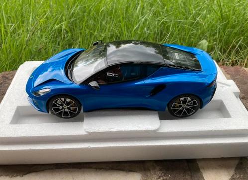 Lotus Emira 1:18 Seneca Blue True Scale TS0345, Hobby en Vrije tijd, Modelauto's | 1:18, Zo goed als nieuw, Overige merken, Ophalen of Verzenden