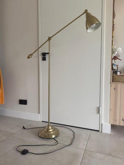 IKEA vloerlamp goud / messing kleur, Huis en Inrichting, Lampen | Vloerlampen, Zo goed als nieuw, 100 tot 150 cm, Ophalen