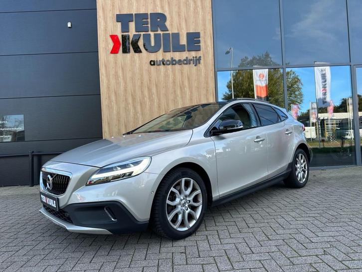 Volvo V40 Cross Country 1.5 T3 Polar+ Luxury / Pano / NAP, Auto's, Volvo, Bedrijf, V40, ABS, Airbags, Bluetooth, Boordcomputer