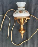 oud goudkleurig wandlampje met glazen kapje, Ophalen, Gebruikt, Glas