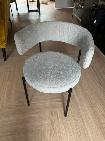 Teddy stof eet tafel stoelen 6 stuks beschikbaar voor biedingen