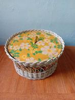 Retro naaimandje met uitneembaar vak bloemmotief, Antiek en Kunst, Ophalen of Verzenden