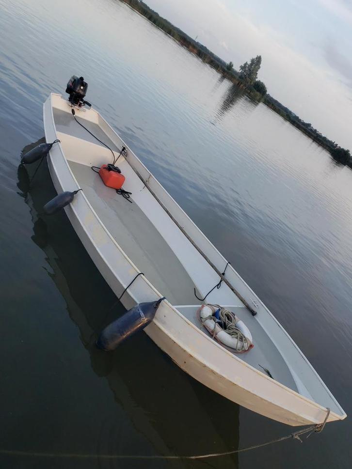 Visboot vlet grachtenboot staal onzinkbaar Matez, Watersport en Boten, Hengelsport | Algemeen, Gebruikt, Ophalen