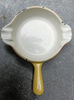 Collectos item! DRU gietijzeren steelpan asbak reclame item, Gebruikt, Gietijzer, Ophalen of Verzenden, Keramische plaat
