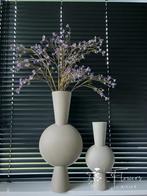 Kavandu vaas light en living licht grijs 54cm NIEUW!, Overige materialen, Info@flowersbymirjam.nl, Overige kleuren, 50 tot 75 cm