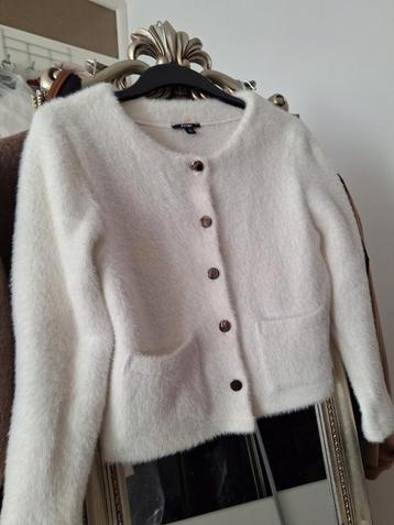 Kiabi witte vest met knopen ecru wit geborsteld maat XS beschikbaar voor biedingen