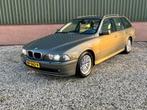 BMW 5-serie Touring 520i Lifestyle Edition Individual, Auto's, Achterwielaandrijving, Gebruikt, 10 km/l, Stationwagon