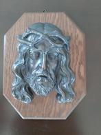 kruisbeelden en christus beelden., Ophalen