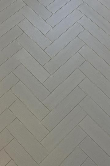 Grijze vloer / wand tegels - nieuw beschikbaar voor biedingen