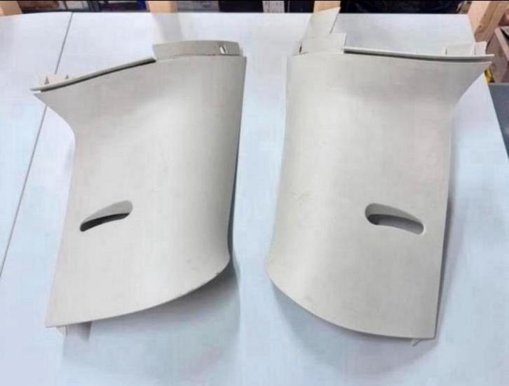 2x 2005-2013 RANGE ROVER Sport Achter gordel kap bekleding, Auto diversen, Overige Auto diversen, Ophalen of Verzenden