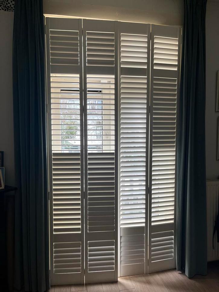 Witte Houten Shutters - 266 x 143, Huis en Inrichting, Stoffering | Gordijnen en Lamellen, Gebruikt, 200 cm of meer, 100 tot 150 cm