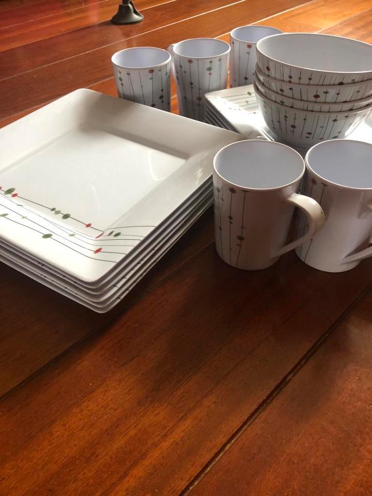 Compleet Camping Servies - Lichtgewicht!, Huis en Inrichting, Keuken | Servies, Zo goed als nieuw, Compleet servies, Effen, Overige materialen