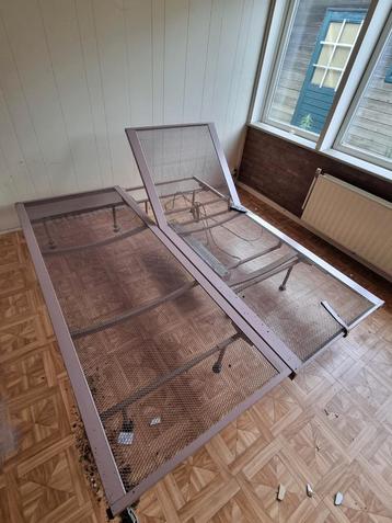 Auping elektrisch bedienbaar bed beschikbaar voor biedingen