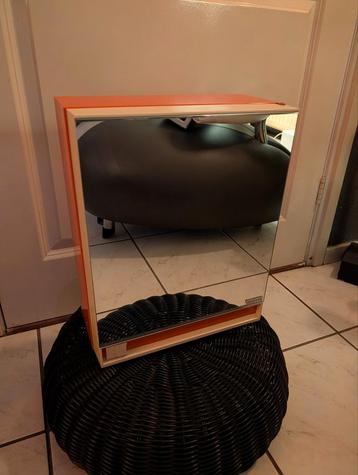 Brabantia toilet medicijnen kastje- Vintage Design space age beschikbaar voor biedingen