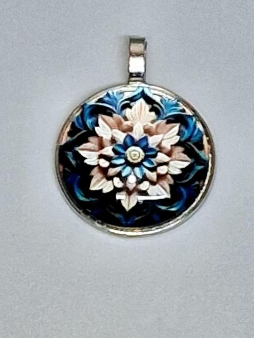 hanger mandala blauw créme, Sieraden, Tassen en Uiterlijk, Kettinghangers, Nieuw, Overige materialen, Blauw, Ophalen of Verzenden