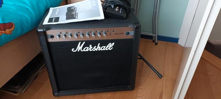 Marshall MG50CFX Gitaarversterker met Footswitch, Muziek en Instrumenten, Versterkers | Bas en Gitaar, Gebruikt, Gitaar, 50 tot 100 watt
