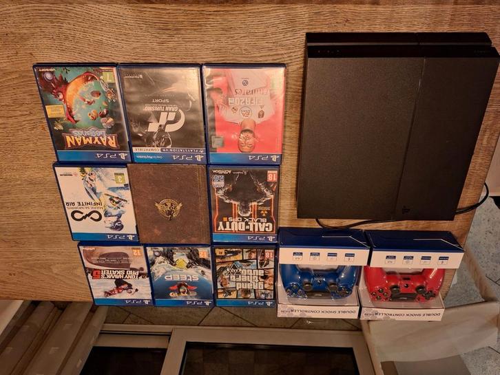 PS4 + 2 Controllers + 9 Games!, Spelcomputers en Games, Spelcomputers | Sony PlayStation 4, Ophalen