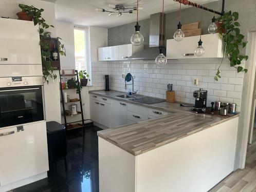 Vrij nieuwe keuken met A-merk apparatuur, Huis en Inrichting, Keuken | Complete keukens, Gebruikt, Hoekkeuken, Wit, Ophalen