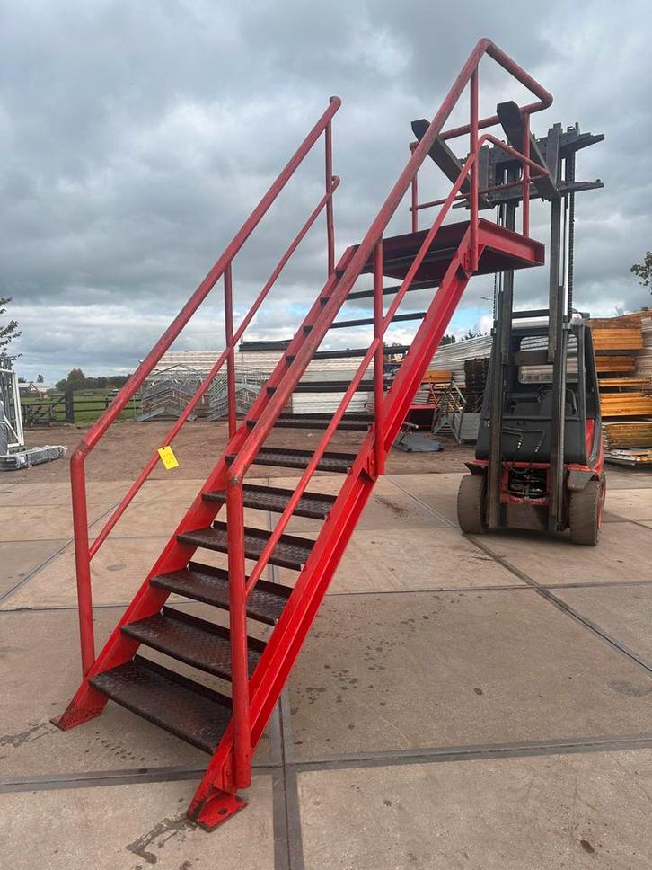 Stalen bordestrap steektrap wenteltrap trap trappen 53, Doe-het-zelf en Verbouw, Ladders en Trappen, Minder dan 2 meter, Ophalen of Verzenden