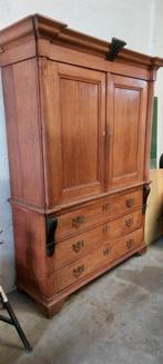 Massief eiken kast. Veel bergruimte. 3 Grote lades e2 kleine, Antiek en Kunst, Ophalen
