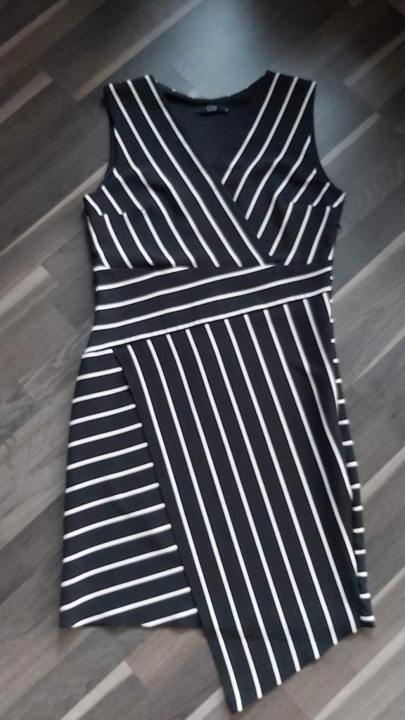 CTN Collection, stijlvolle jurk, 40, Kleding | Dames, Jurken, Zo goed als nieuw, Maat 38/40 (M), Zwart, Boven de knie, Ophalen of Verzenden