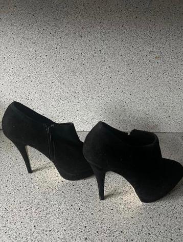 Schoenen Pumps - maat 39 - zwart - hoge hak  beschikbaar voor biedingen