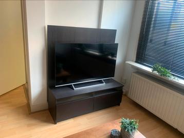 Televisiemeubel van Ikea beschikbaar voor biedingen
