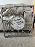 Klok rixos, Huis en Inrichting, Woonaccessoires | Klokken, Ophalen, Zo goed als nieuw, Wandklok