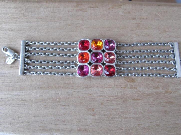 Dyrberg/Kern zilverkleurige armband rode roze swarovski, Sieraden, Tassen en Uiterlijk, Armbanden, Zo goed als nieuw, Overige materialen